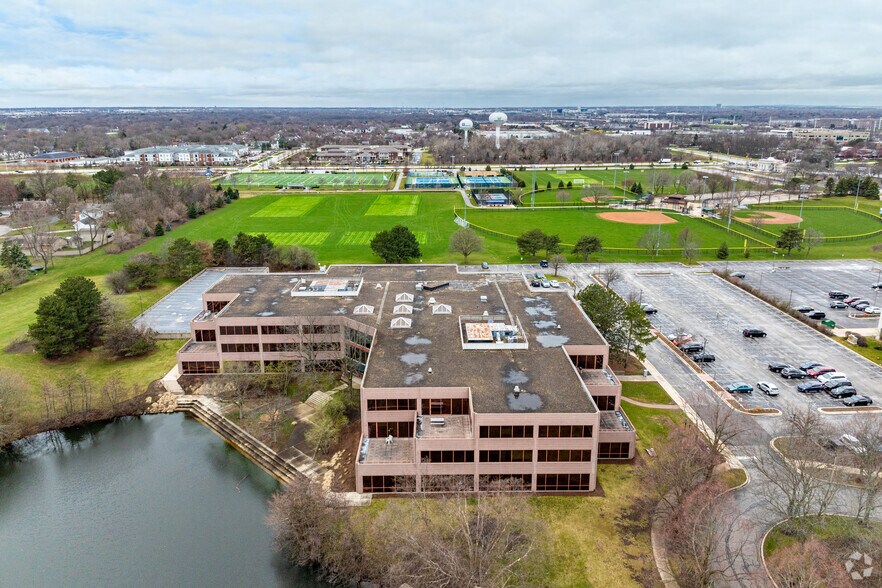 1717 Park St, Naperville, IL à louer - Aérien - Image 2 de 13