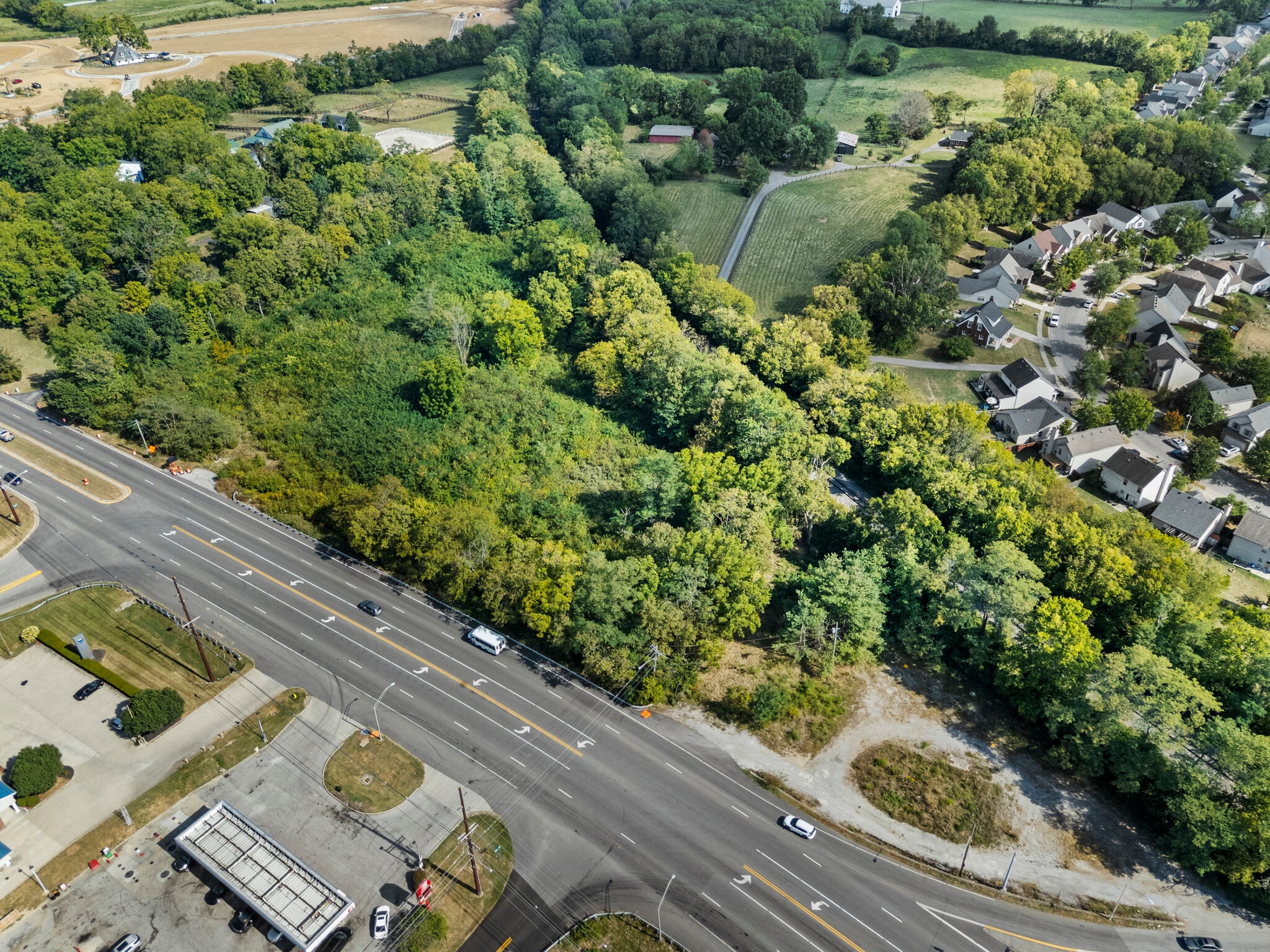 2324 Paris Pike, Lexington, KY for sale Primary Photo- Image 1 of 19