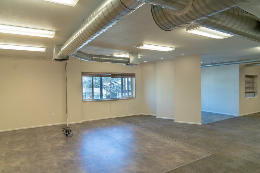 747 Normal Ave, Ashland, OR à vendre - Photo du bâtiment - Image 2 de 17