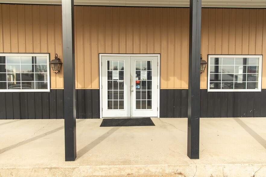 1402 Bear St, Madison, IN à vendre - Photo du bâtiment - Image 3 de 35