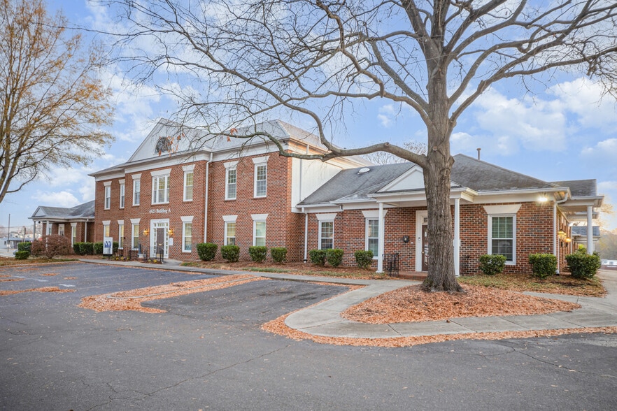 4523 Park Rd, Charlotte, NC à vendre - Photo du bâtiment - Image 3 de 46