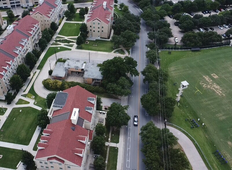 3529 Bellaire Dr N, Fort Worth, TX à vendre - Photo du bâtiment - Image 2 de 11