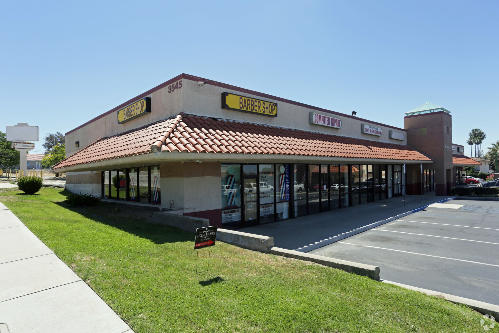 3525 Highland Ave, Highland, CA for lease Primary Photo- Image 1 of 12