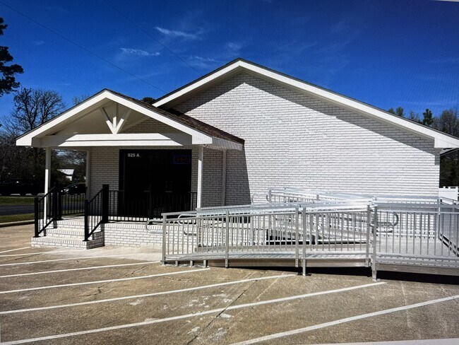 Plus de détails pour 925 N Brightleaf Blvd, Smithfield, NC - Commerce de détail à vendre