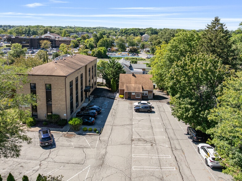 2 buildings for sale portefeuille de 2 propriétés à vendre sur LoopNet.ca - Photo du bâtiment - Image 3 de 24