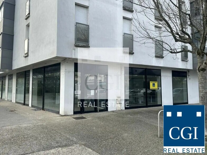 Retail in Échirolles for lease - Building Photo - Image 1 of 9