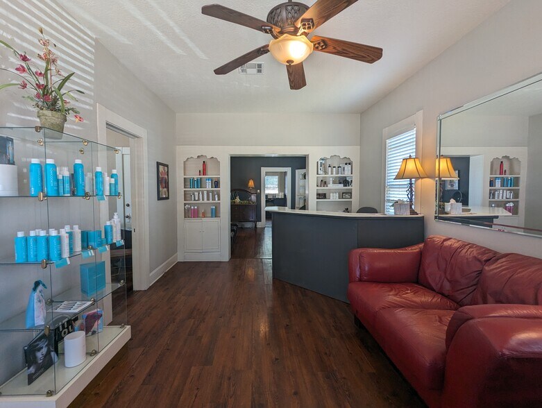 2671 Broadway, Beaumont, TX for sale - Interior Photo - Image 3 of 29