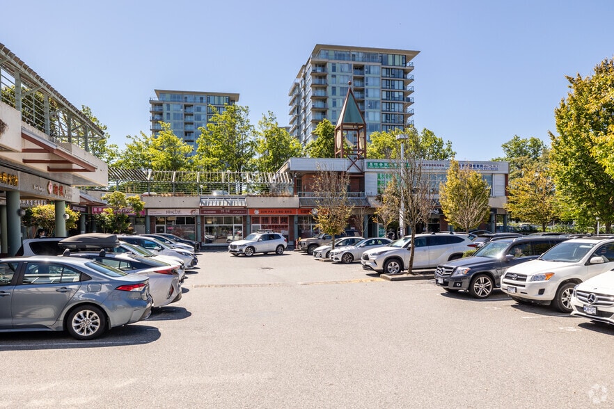 8580 Alexandra Rd, Richmond, BC à louer - Photo du bâtiment - Image 2 de 3