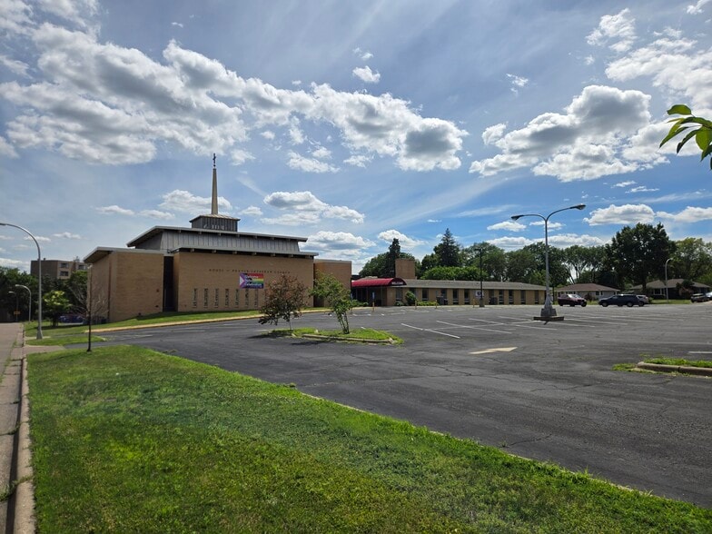 7625 Chicago Ave, Minneapolis, MN for sale - Building Photo - Image 3 of 22