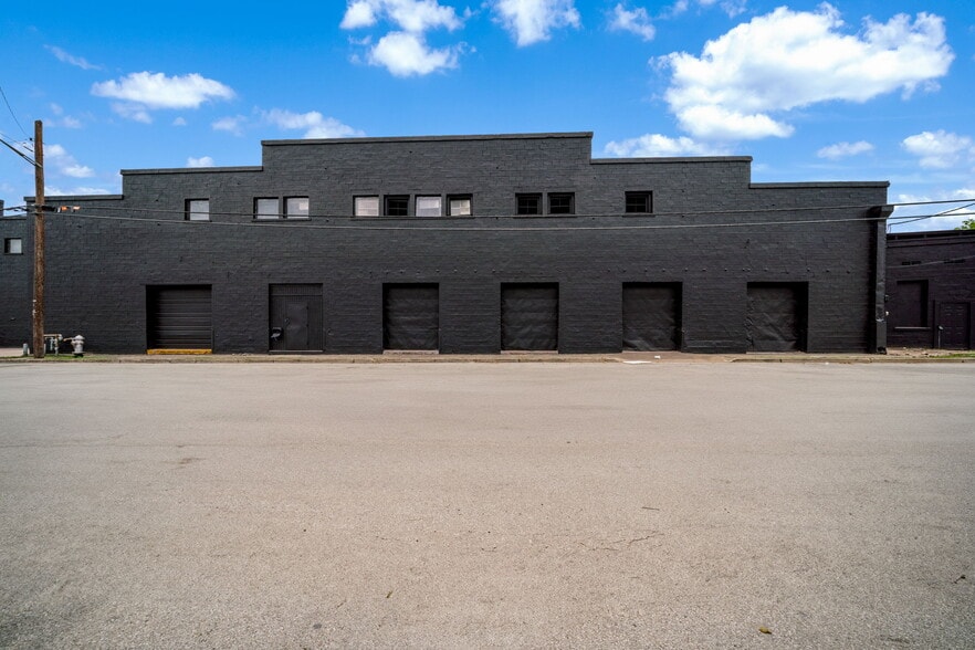 200 Seguin St, San Antonio, TX for lease - Building Photo - Image 2 of 11