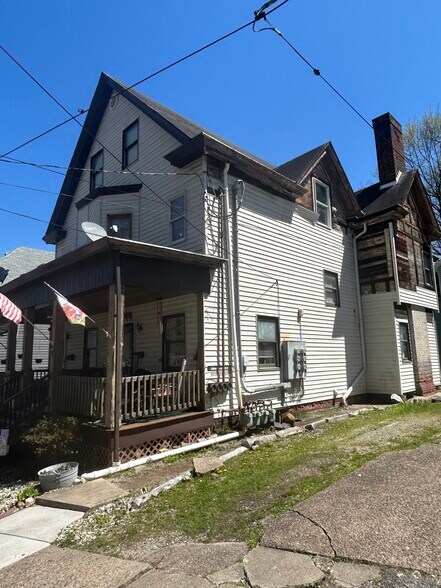 409 4th St, Monongahela, PA à vendre - Photo du bâtiment - Image 2 de 17