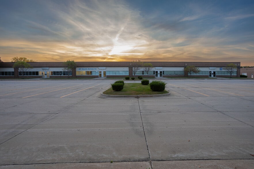 3620 SW 61st St, Des Moines, IA for lease - Building Photo - Image 1 of 4