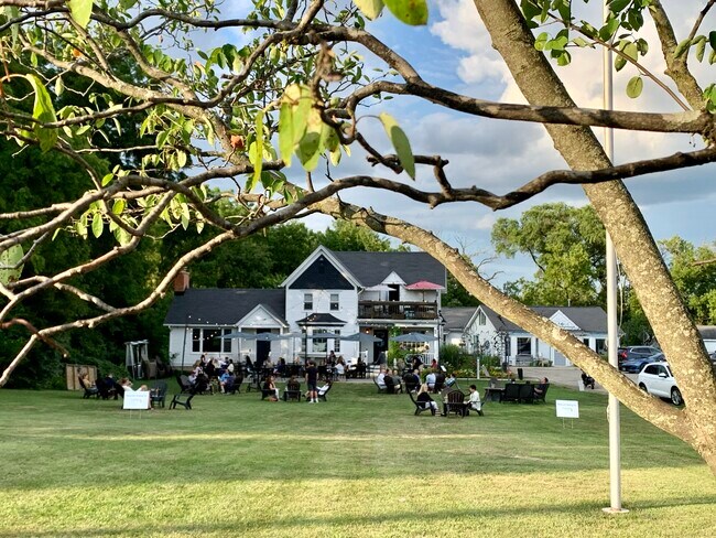 Plus de détails pour 132 Old McHenry Rd, Long Grove, IL - Commerce de détail à louer