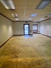 660 Yorklyn Rd, Hockessin, DE for lease Interior Photo- Image 1 of 5