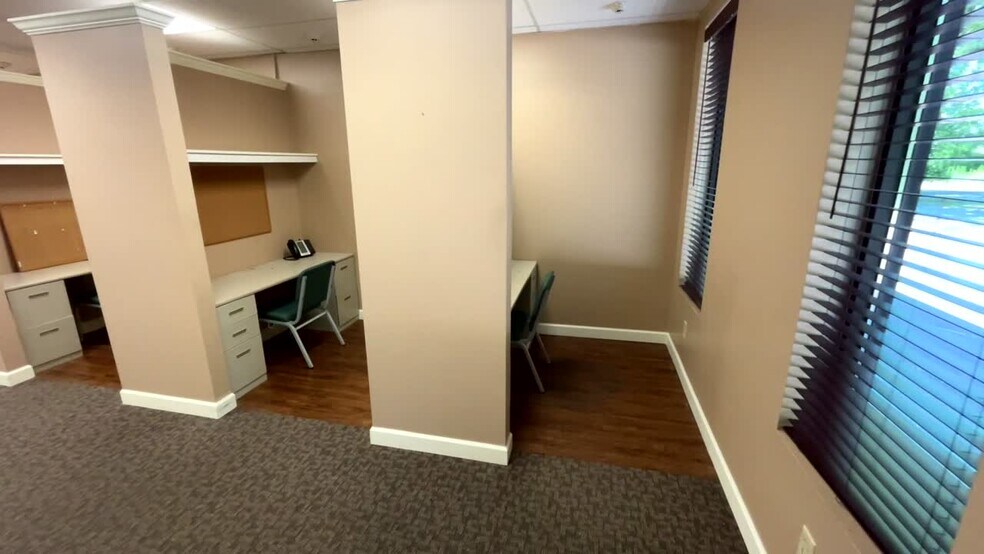 761-765 Middle Country Rd, Selden, NY for lease - Commercial Listing Video - Image 2 of 17