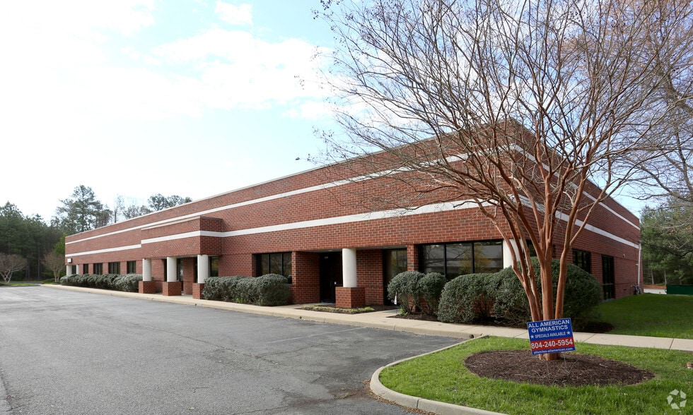 325 Hill Carter Pky, Ashland, VA for lease - Building Photo - Image 2 of 4
