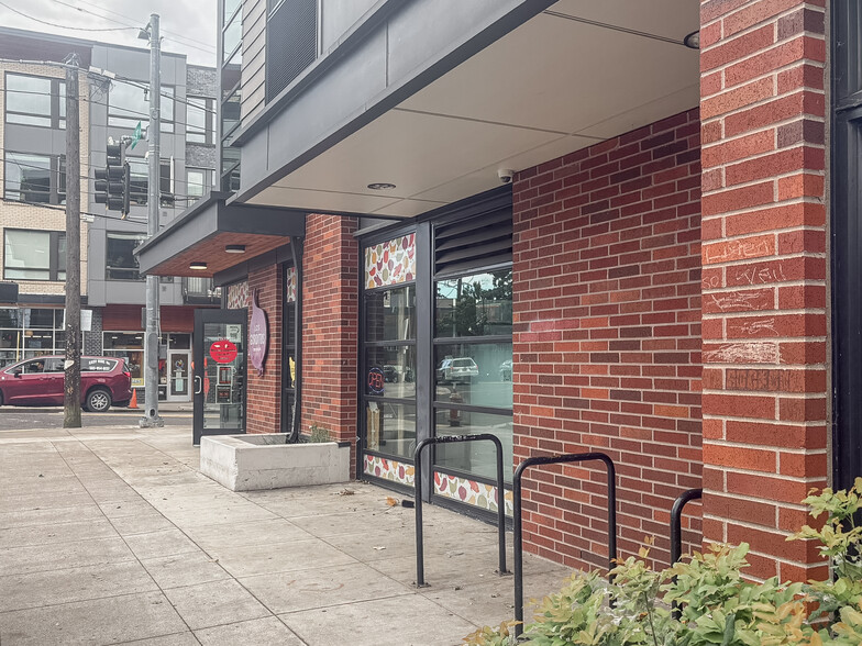4937 SE Division St, Portland, OR à louer - Photo du bâtiment - Image 2 de 7