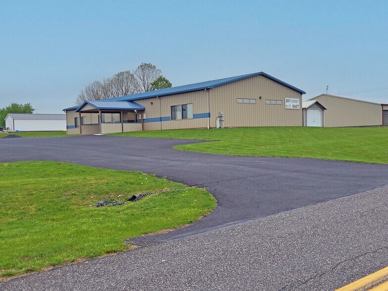 201 Sunset Blvd E, Chambersburg, PA à vendre - Photo du bâtiment - Image 2 de 25