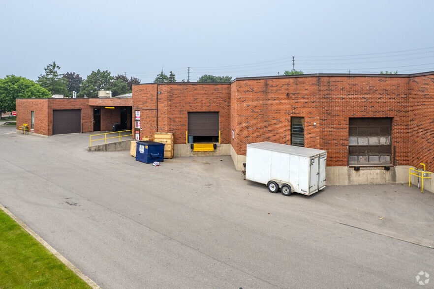 14 Connie Cres, Vaughan, ON for lease - Building Photo - Image 2 of 2