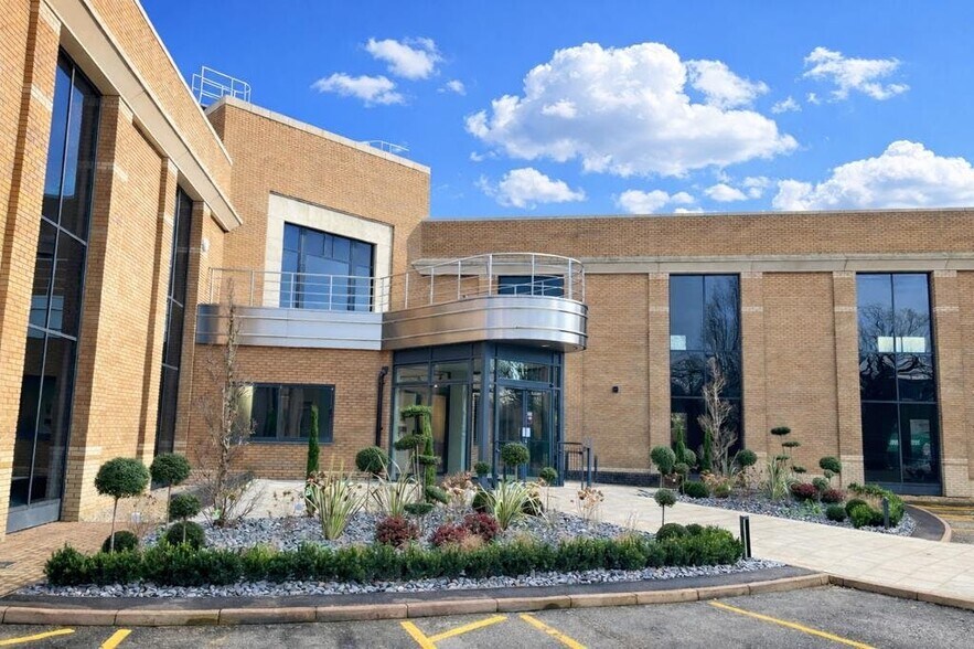 Woodlands, Bradley Stoke à louer - Photo du bâtiment - Image 3 de 41