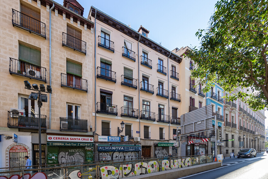 Multifamily in Madrid, MAD for sale - Primary Photo - Image 1 of 2