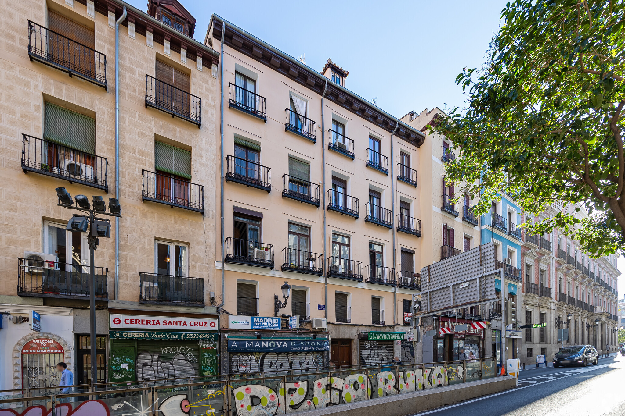 Multifamily in Madrid, MAD for sale Primary Photo- Image 1 of 3