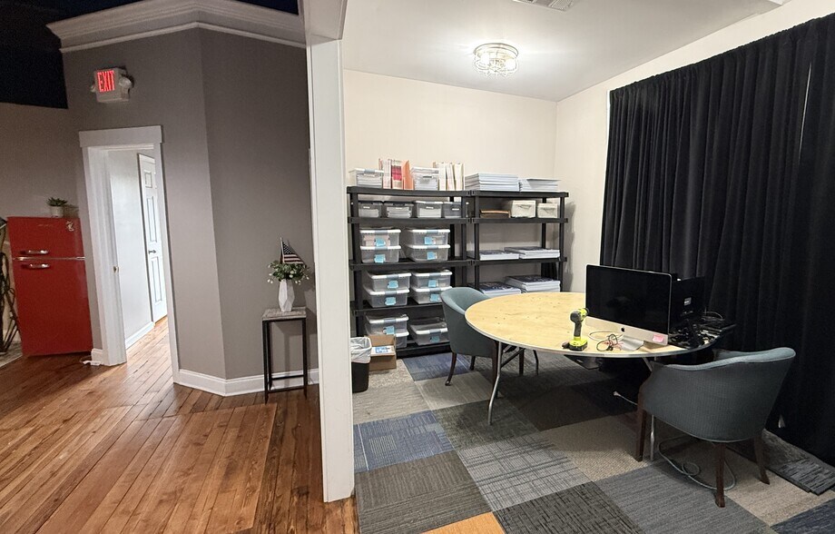 25 E Main St, Buford, GA à vendre - Photo du bâtiment - Image 3 de 15