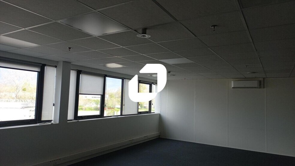 Industrial in Gennevilliers for lease - Interior Photo - Image 2 of 24