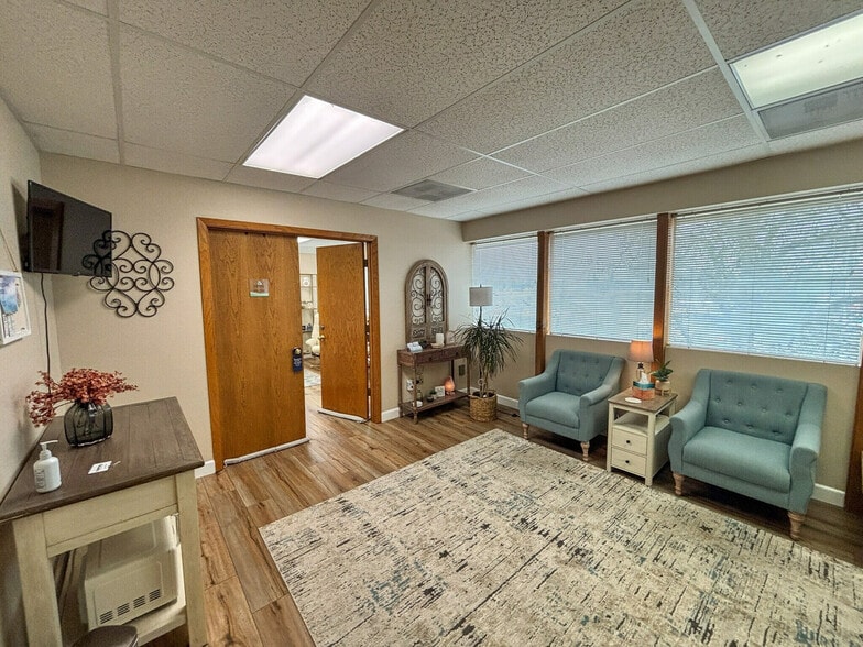 525 Glen Creek Rd NW, Salem, OR for lease - Building Photo - Image 2 of 3