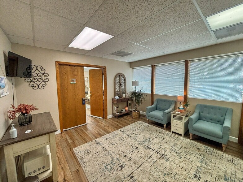 525 Glen Creek Rd NW, Salem, OR à louer - Photo du bâtiment - Image 2 de 3