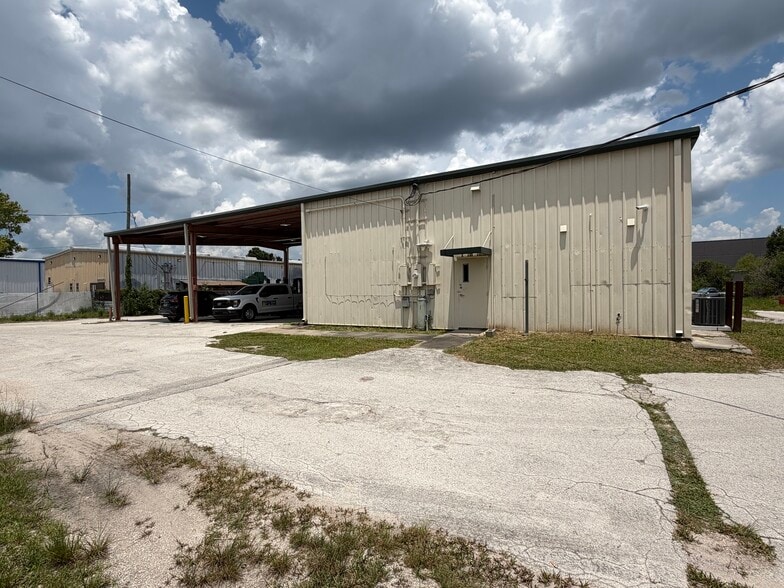 325 Dane Ln, Longwood, FL à louer - Photo du bâtiment - Image 3 de 12