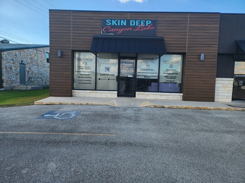 1500 FM 2673, Canyon Lake, TX à louer - Photo du bâtiment - Image 2 de 9