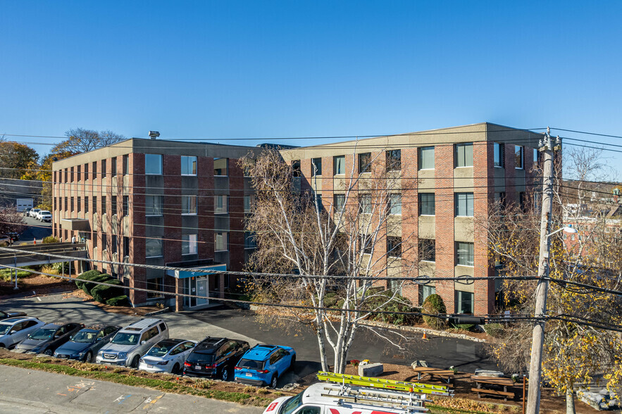 65 Walnut St, Wellesley, MA for lease - Building Photo - Image 2 of 4