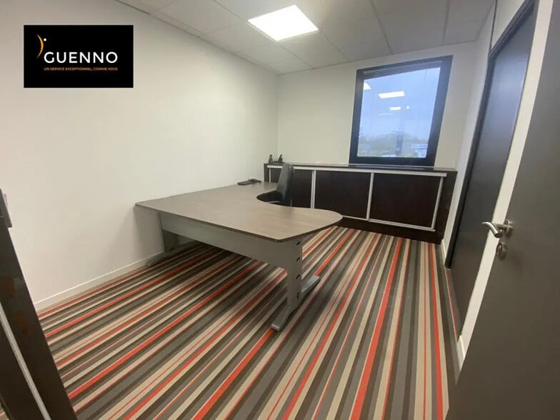 Bureau dans Vern-sur-Seiche à louer - Photo intérieure - Image 2 de 3