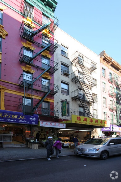127 Mott St, New York, NY à louer - Photo du bâtiment - Image 2 de 3