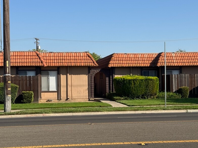 701 Standiford Ave, Modesto, CA for sale - Building Photo - Image 3 of 20