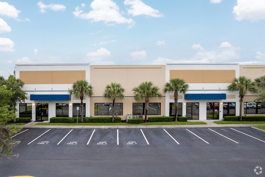 4200 Church St, Sanford, FL à louer - Photo du bâtiment - Image 2 de 4