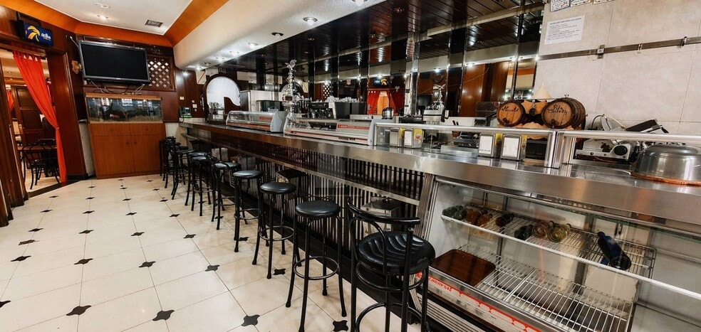 Retail in Madrid, Madrid for lease - Interior Photo - Image 3 of 3