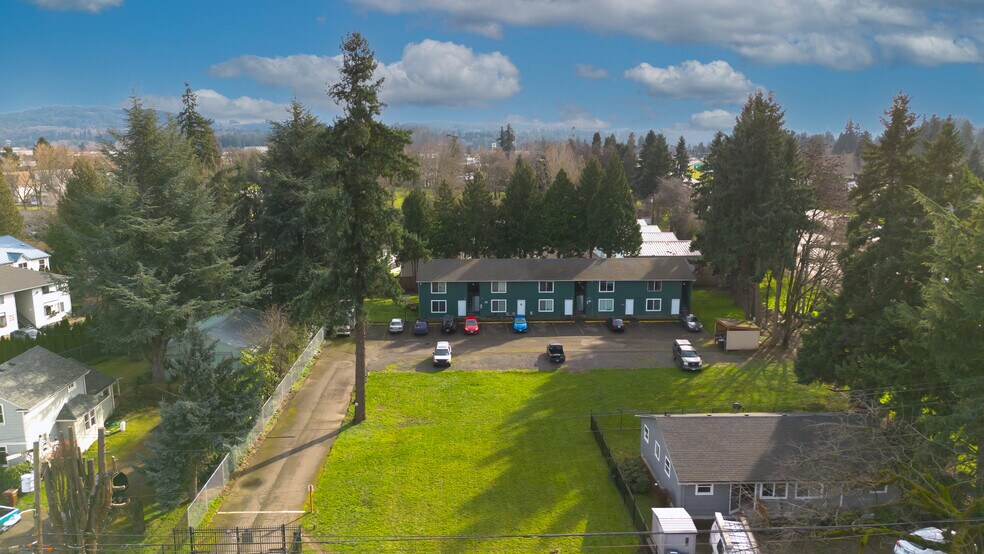 8856 SE Jannsen Rd, Clackamas, OR à vendre - Photo du bâtiment - Image 2 de 23