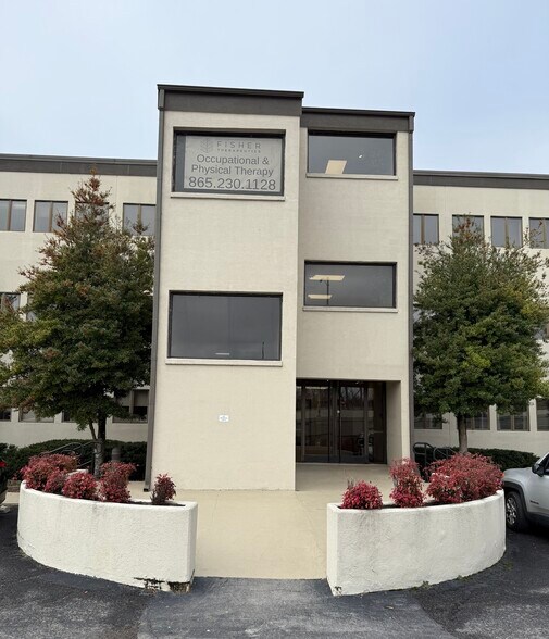 2606 N Greenway Dr, Knoxville, TN à louer - Photo du bâtiment - Image 3 de 20