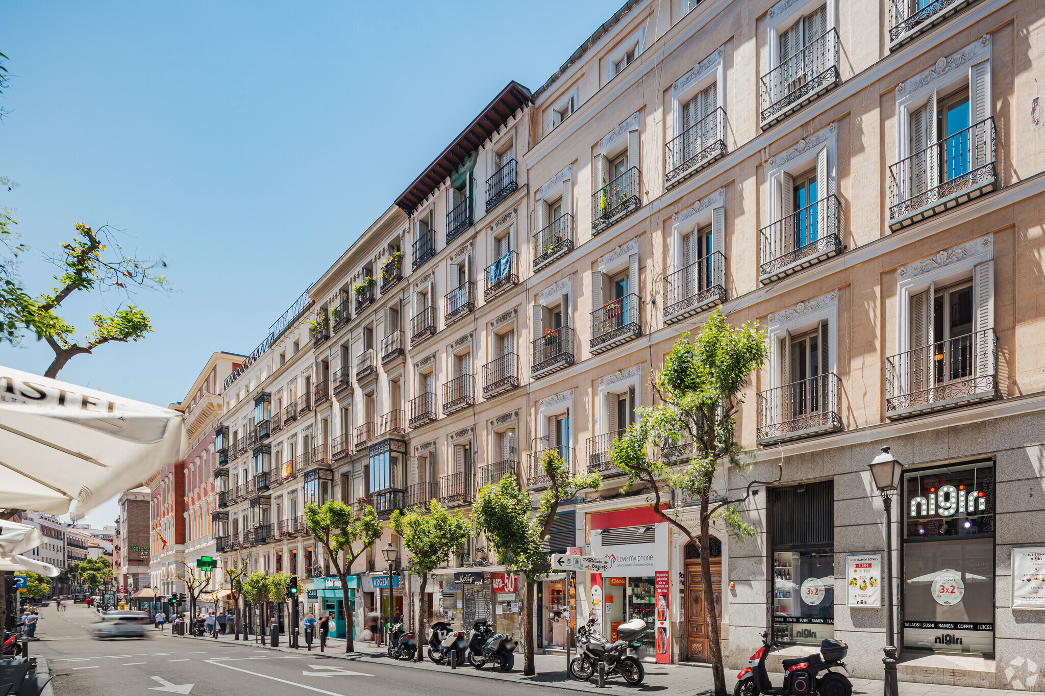 Calle Fuencarral, 89, Madrid, Madrid for sale Primary Photo- Image 1 of 6