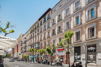 Plus de détails pour Calle Fuencarral, 89, Madrid - Multi-résidentiel à vendre