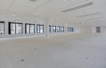 Office in La Garenne-Colombes for lease Interior Photo- Image 2 of 5