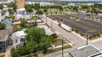 201 W Poplar St, San Antonio, TX - AERIAL  map view - Image1