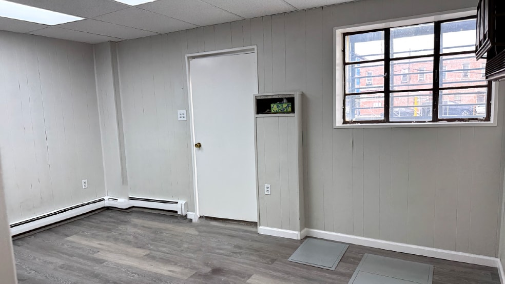 158-164 Locust Ave, Bronx, NY for lease - Building Photo - Image 3 of 6