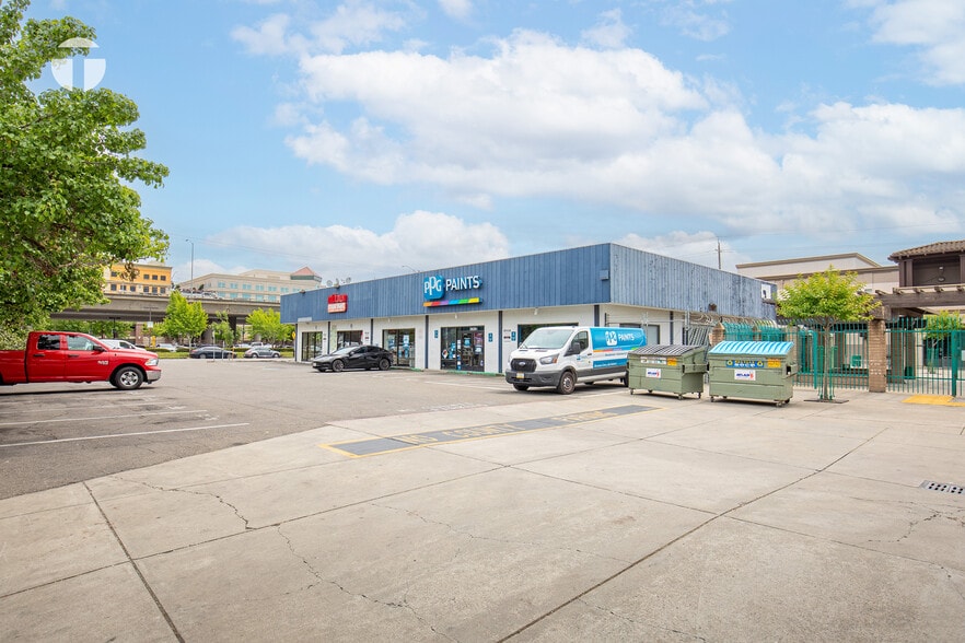 2828 Q St, Sacramento, CA for lease - Building Photo - Image 2 of 15