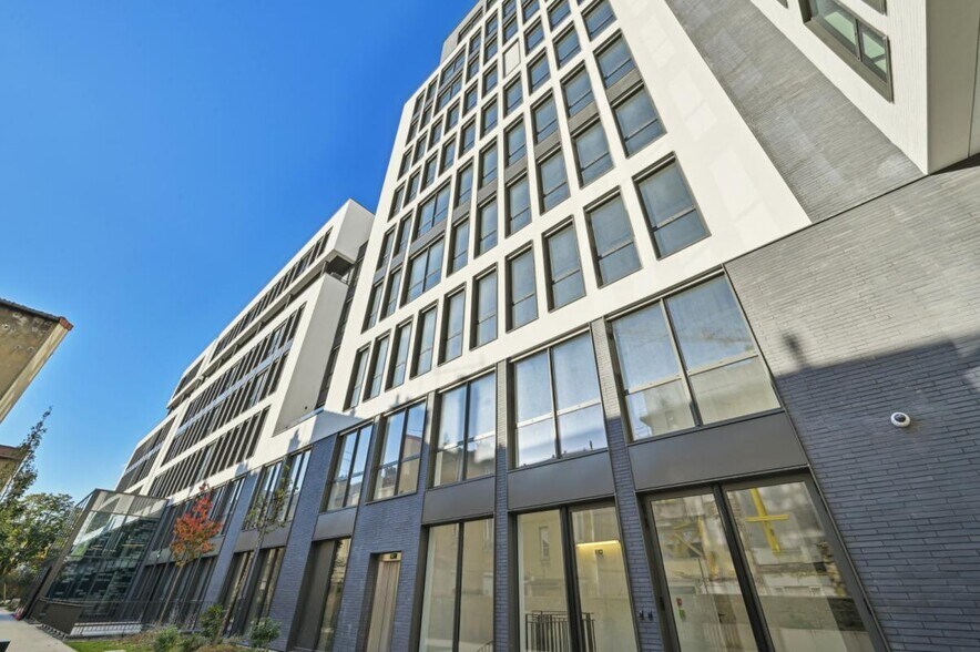 Bureau dans Bagneux à louer - Photo du bâtiment - Image 1 de 15