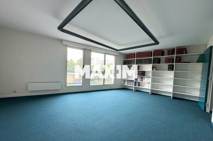 36 Rue Ledru Rollin, Dijon for sale - Building Photo - Image 2 of 8