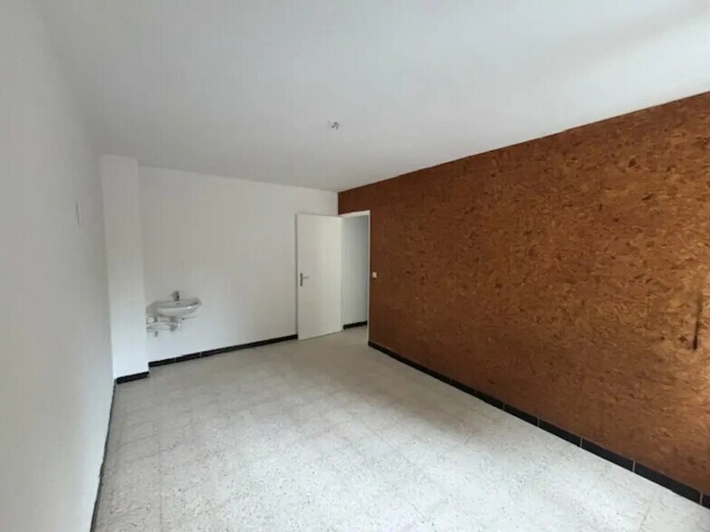 Office in Baillargues for lease - Interior Photo - Image 1 of 7