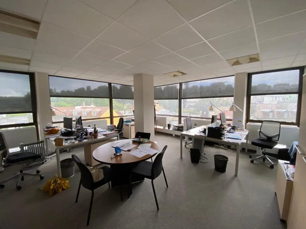 Bureau dans Saint-Cloud à vendre Photo intérieure- Image 1 de 4